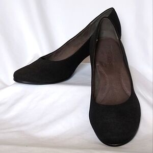 AEROSOLES Black Classic Heels Elegant Design Sz 9 EUC